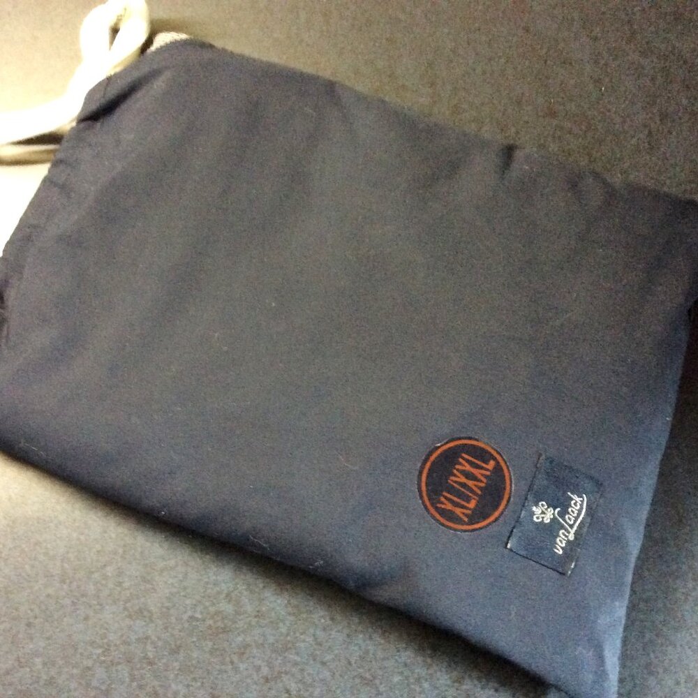 VAN LAACK Airline Shirt Men's XL/XXL Navy Striped Lounge Sweater in Pouch